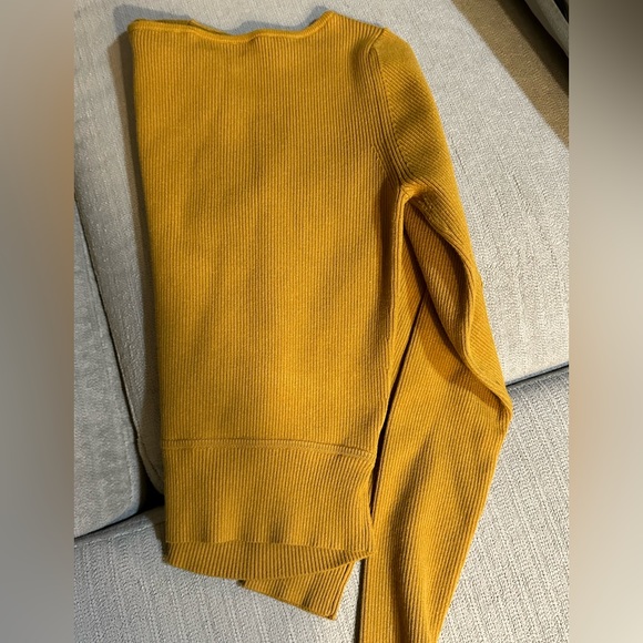 Aritzia Wilfred cutout long sleeve - Picture 3 of 3
